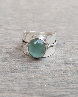 Oval Aquamarine Ring: Simple 925 Sterling Silver Band